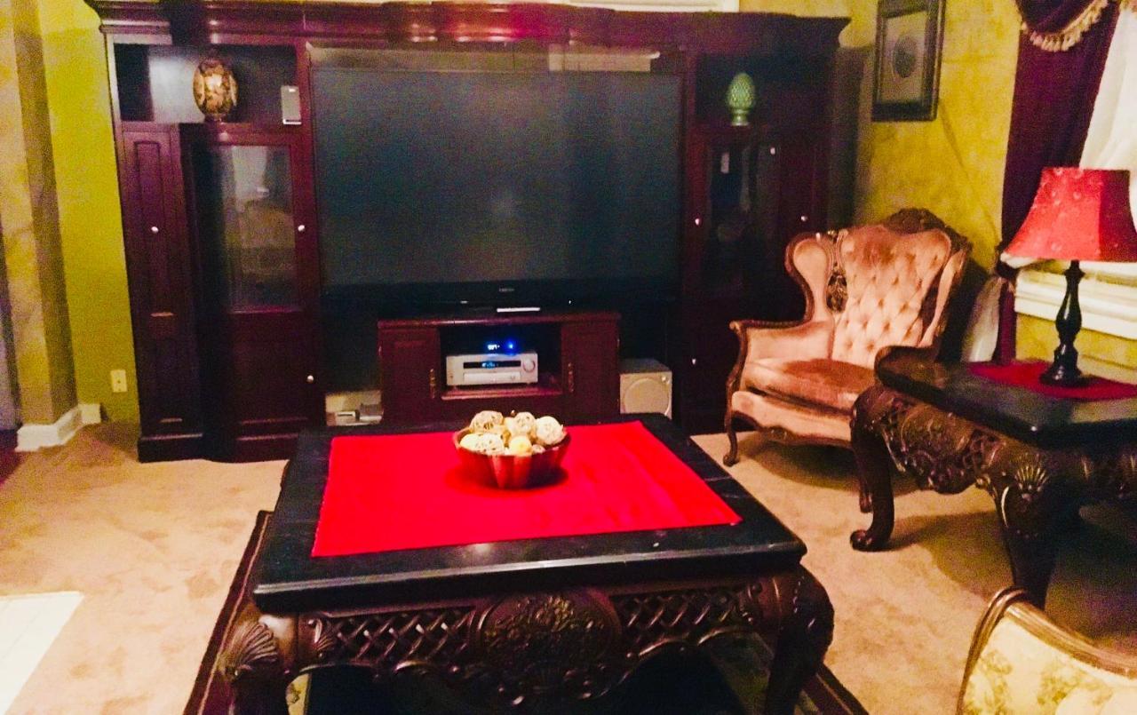 2 Bedroom Sleeps 6 Spacious Luxury Apartment 79 มอนต์โกเมอรี ภายนอก รูปภาพ